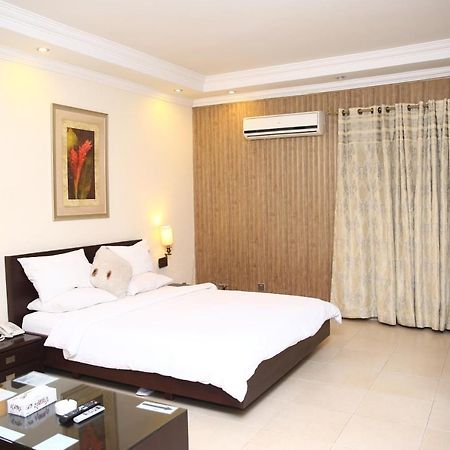 Hotel Safari Club 3 Bahria Town Rawalpindi Exterior foto